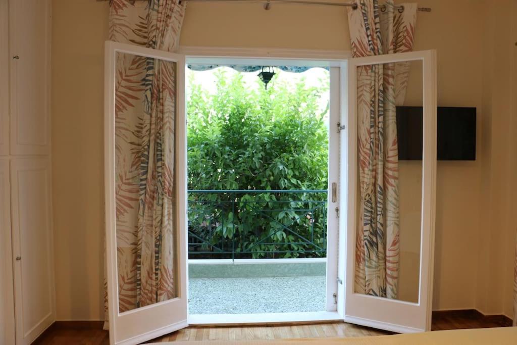 Glyfada Path Of Poets Apartman Athén Kültér fotó