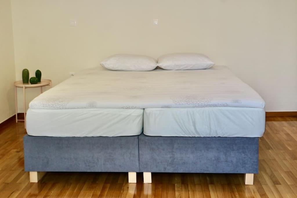 Glyfada Path Of Poets Apartman Athén Kültér fotó