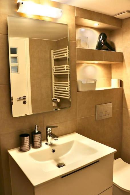 Glyfada Path Of Poets Apartman Athén Kültér fotó